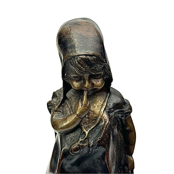 Little Girl Holding Shoe Standing On Stool Juan Clara Bronze 12” Pre-Owned - Picture 5 of 5